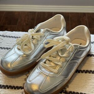 No Boundaries Silver Sneakers